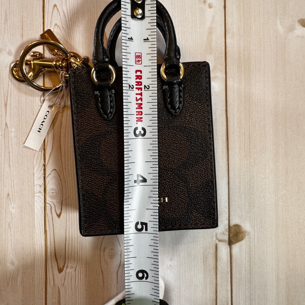 ✨ NWT Coach North South Mini Tote Leather Bag Charm Keychain ✨ - Picture 5 of 7